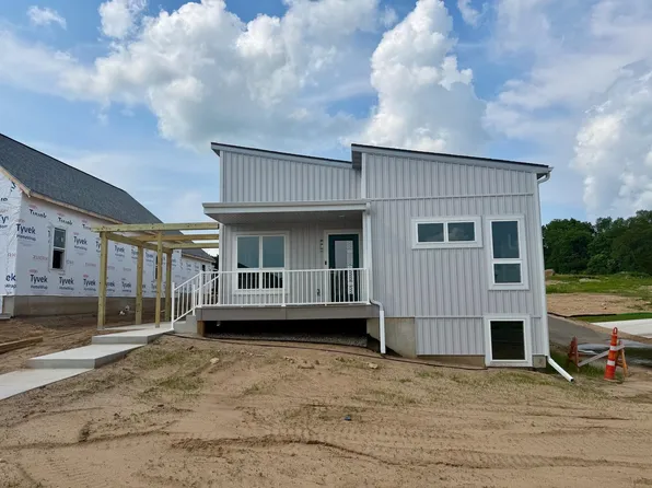 126 Lupine Ave, Poynette, WI 53955