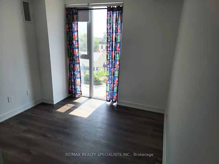 370 Martha St S #204 — Photo 15