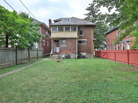 4th image of 1611 Summit St