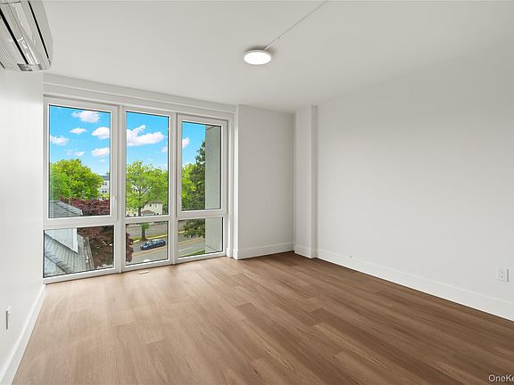 4th image of 10 Lyon Pl #400/4A