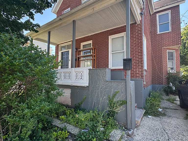 52 Mine St — Photo 1