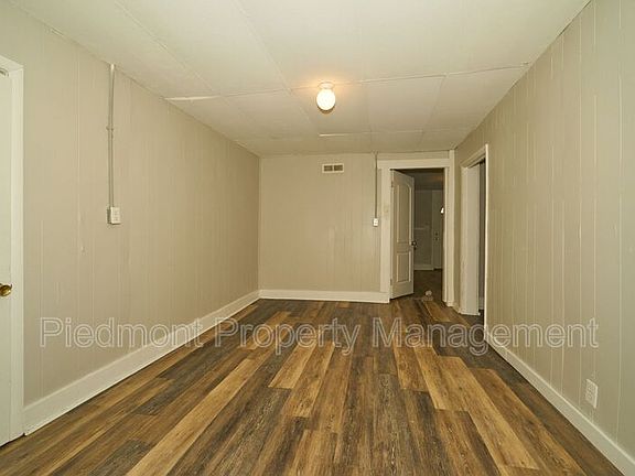 4th image of 329 W Locust St