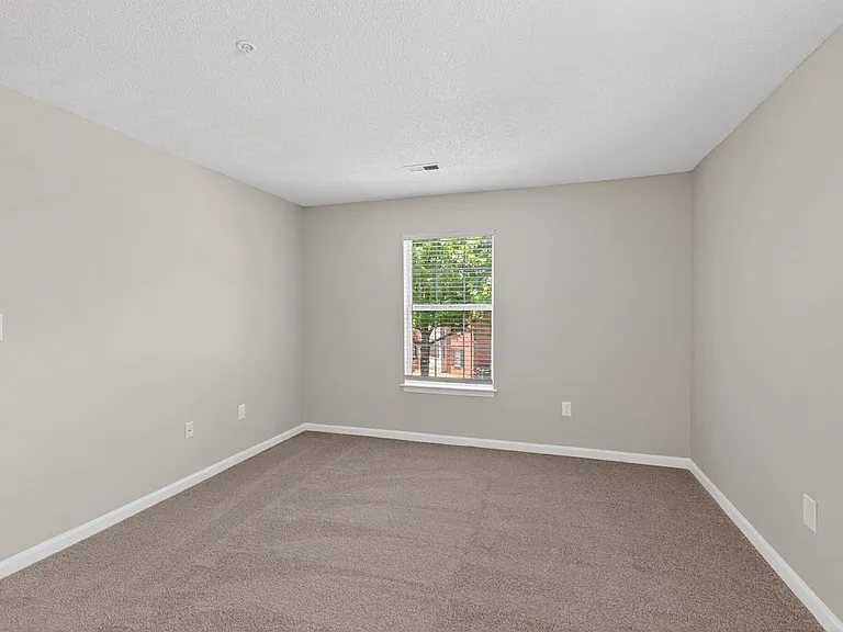Sharon Oaks Apartments — Photo 21