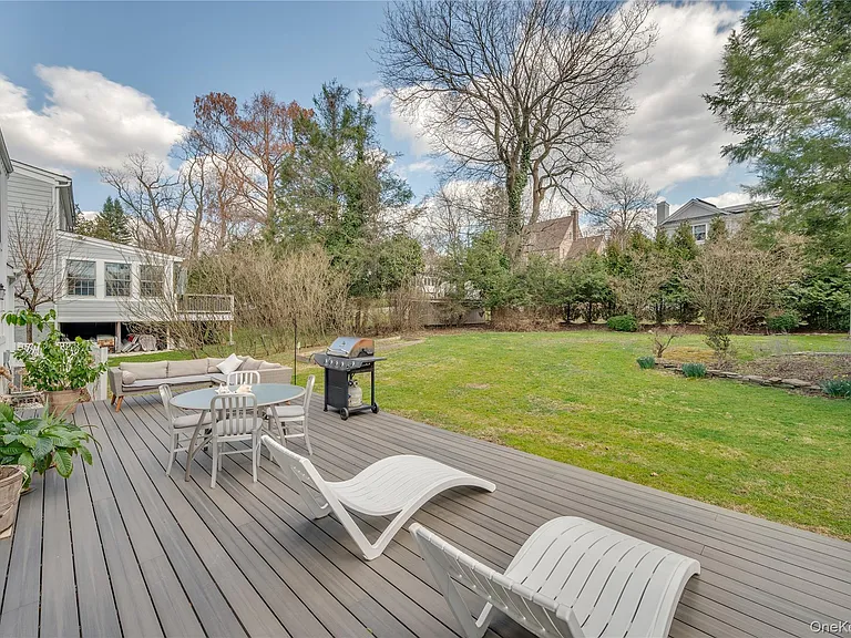 1001 Shore Acres Dr — Photo 17