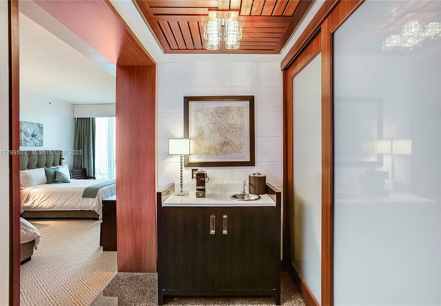 10295 Collins Ave Hotel C — Photo 1