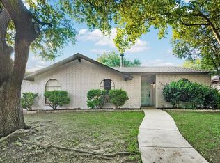 7303 Chinaberry Rd, Dallas, TX 75249