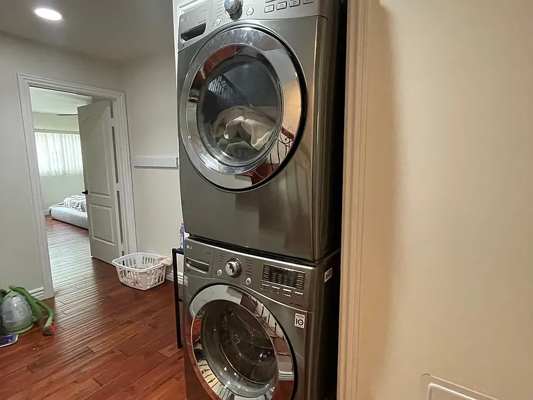 5937 W Willoughby Ave #2 — Photo 20