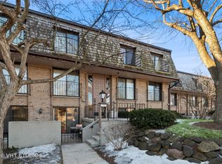 1702 Northfield Sq APT A, Northfield, IL 60093