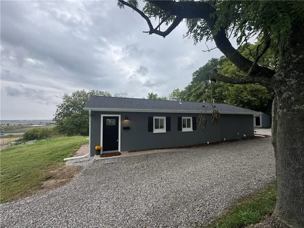 119 E Davis St, Mound City, MO 64470