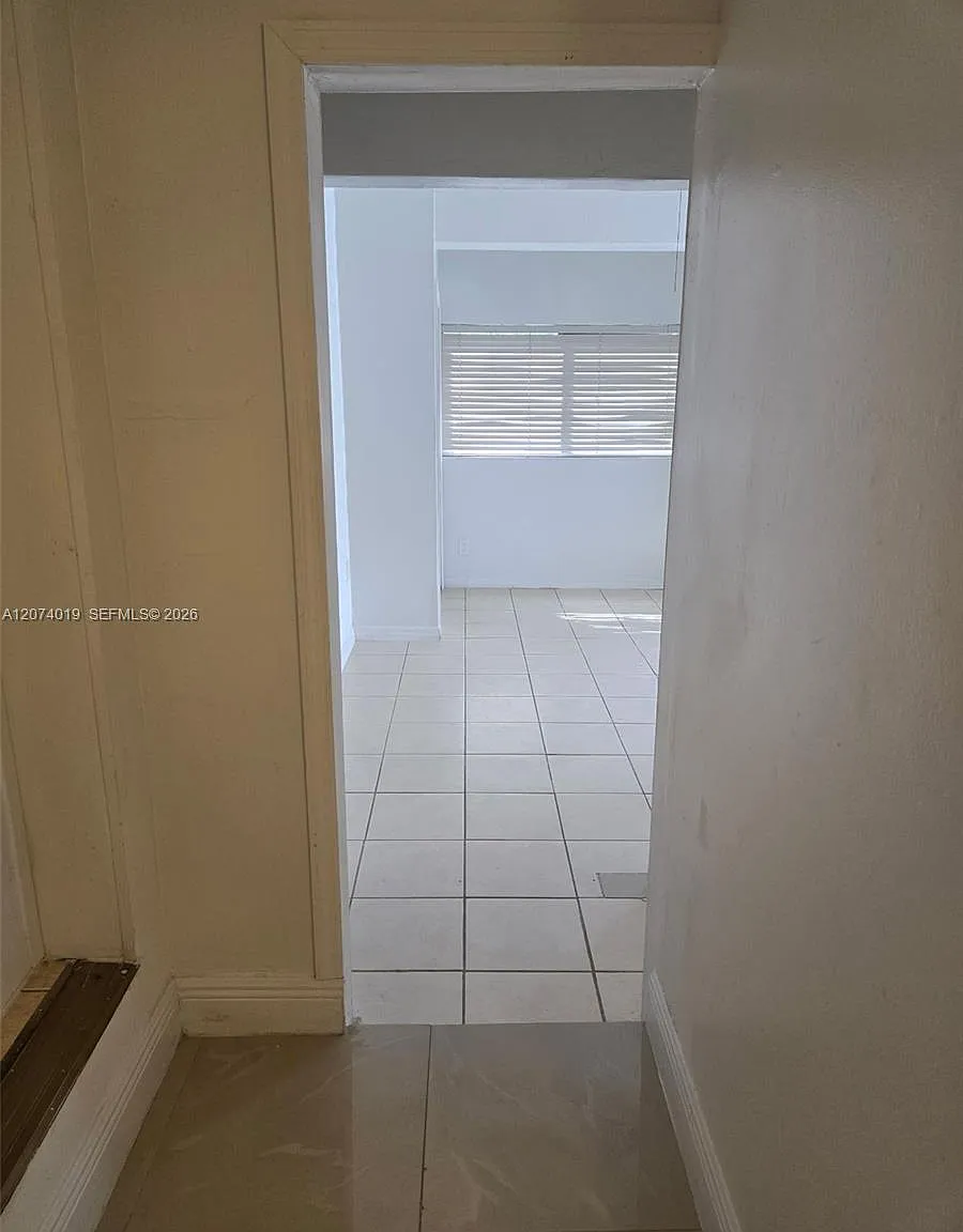 Baker Manor — Photo 4
