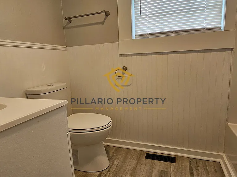 1404 S Harrison St — Photo 4