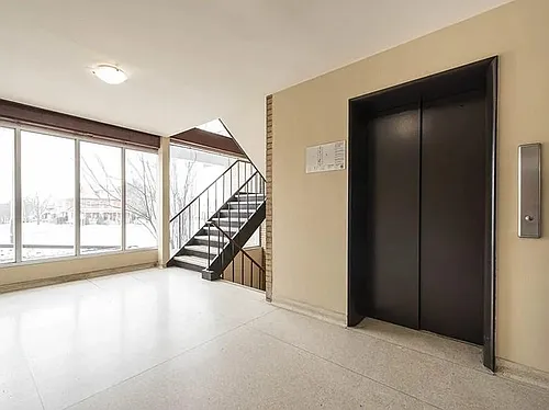 300 Mary St N #104 Photo 1
