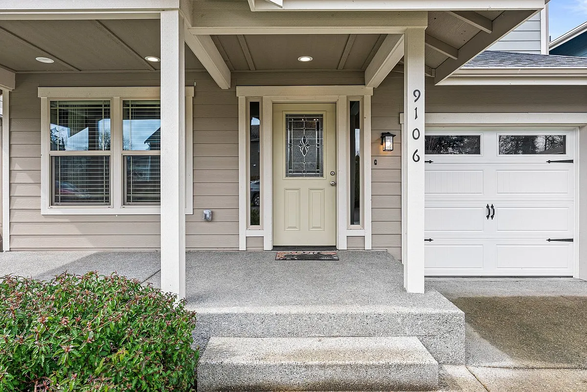 4 bed, 2.5 bath, 2018 sqft, $3,100 — Photo 4