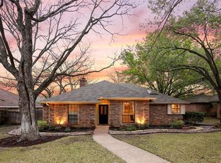 152 Meadowglen Cir, Coppell, TX 75019
