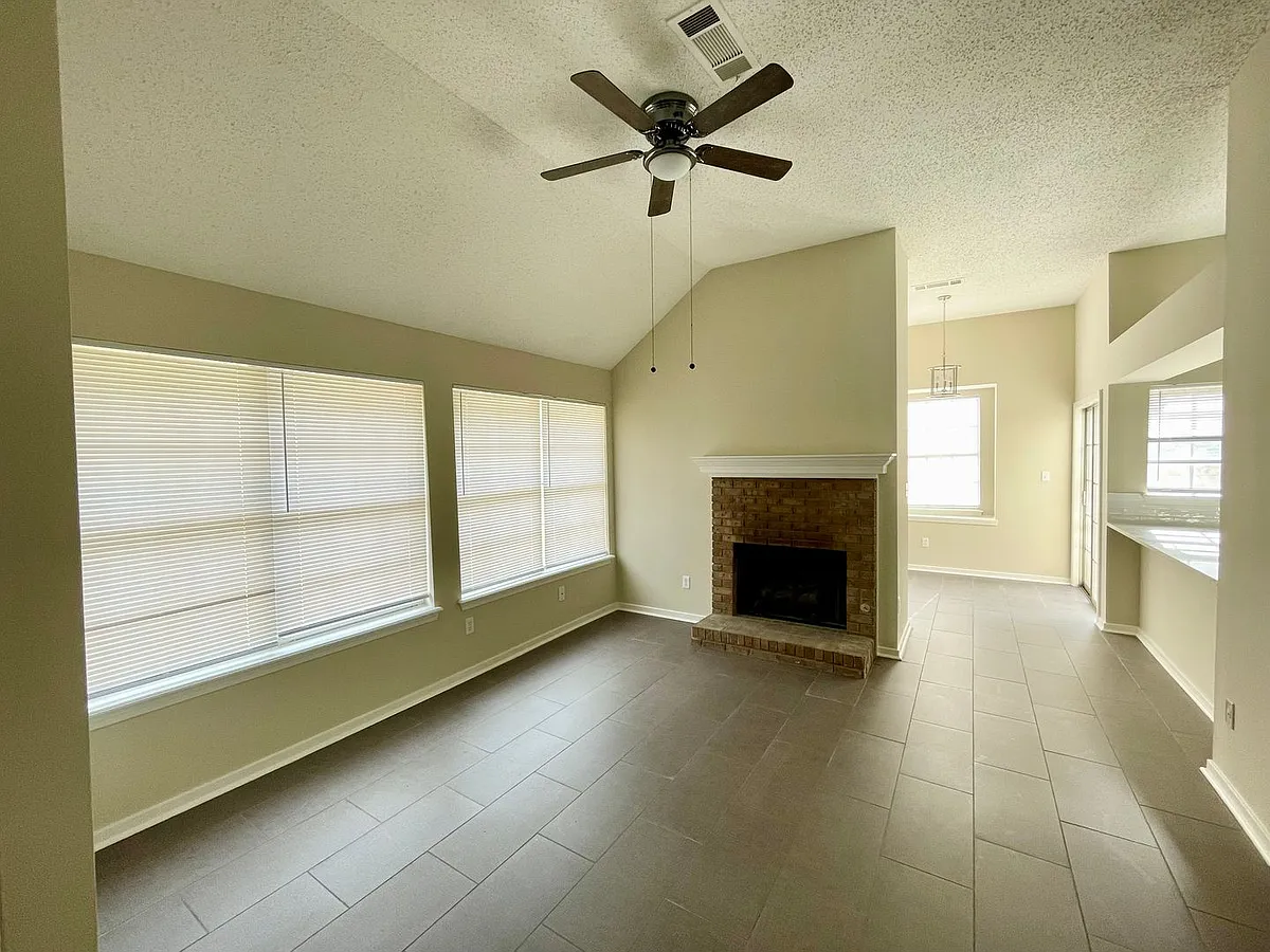 Building Photo - 810 Harbor Bend Dr