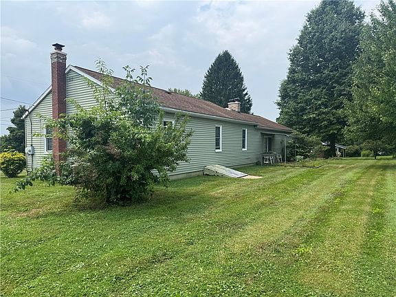 2nd image of 427 Ridgelawn Ave
