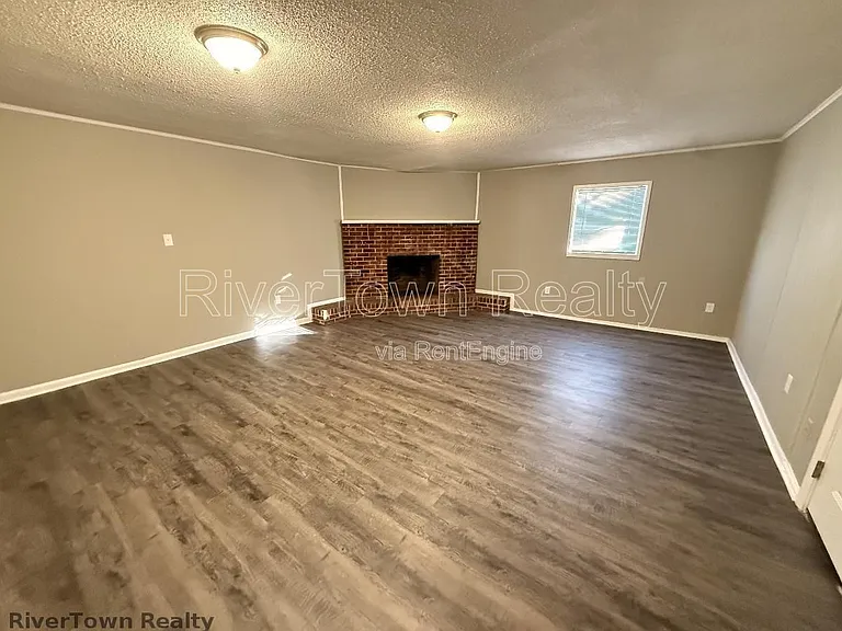1337 Haywood Ave — Photo 4