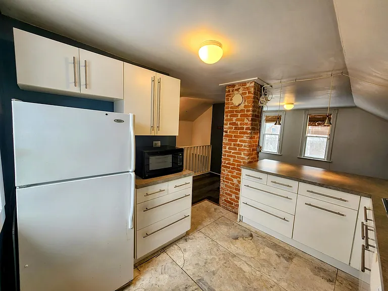 328 College Ave #1/2 — Photo 15