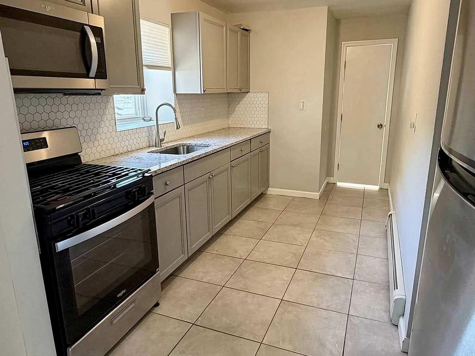 2 bed, $2,500 — Photo 4