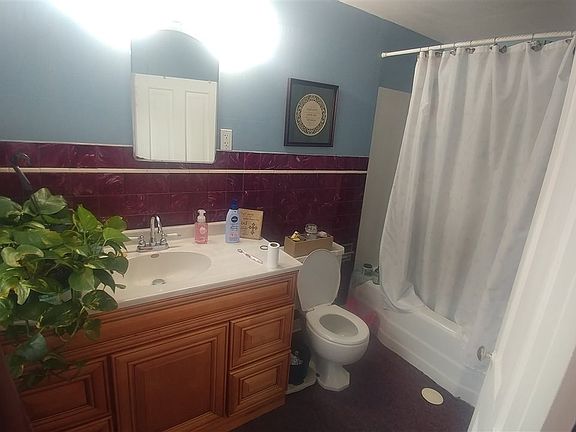 5th image of 419 W 24th St