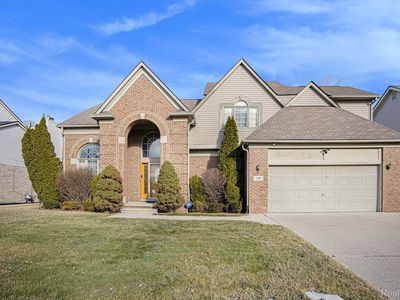 630 Clairpointe Woods Dr, Detroit, MI, 48215