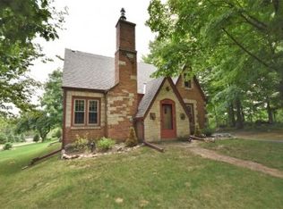 830 Adelmann Ave, Brookfield, WI 53045