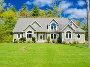5 Indian Pipe Dr, Hadley, MA 01035