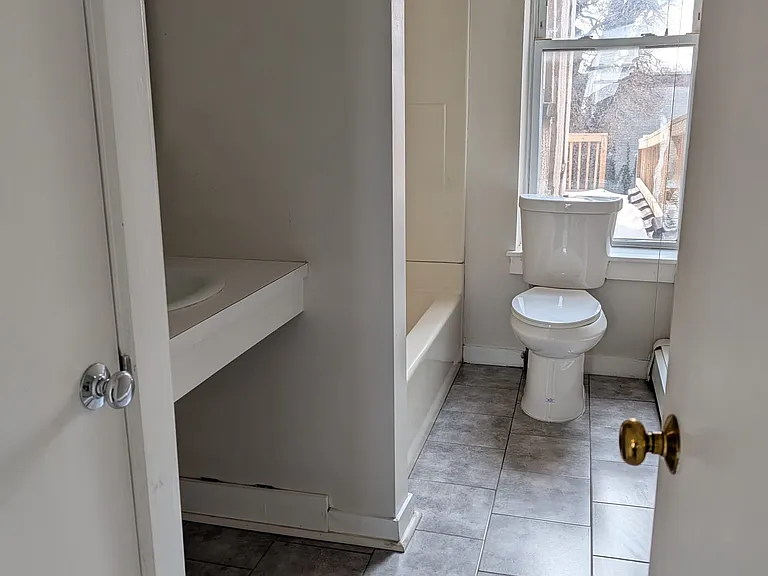 1004.5 Fanny St #L — Photo 8