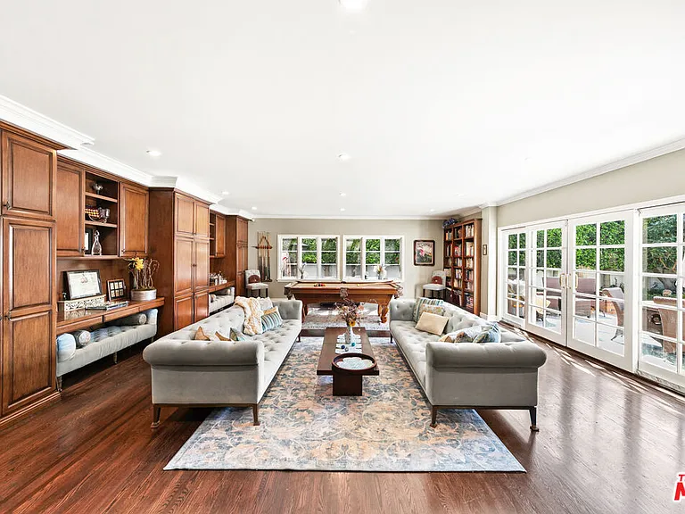 401 N McCadden Pl — Photo 23
