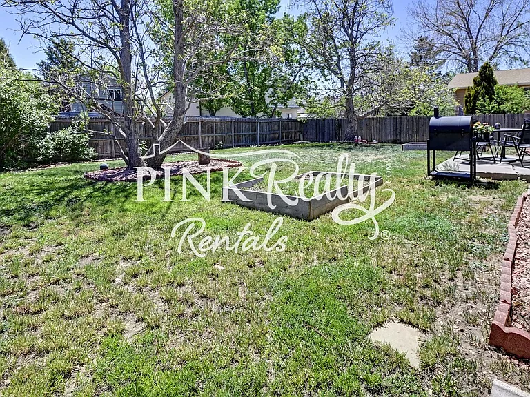 7365 Woodstock St — Photo 53