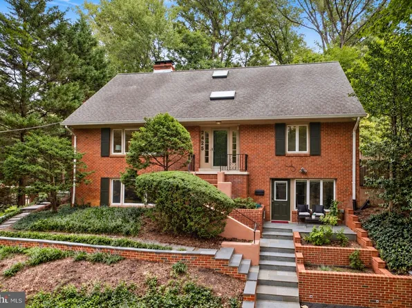 2425 N Taylor St, Arlington, VA 22207