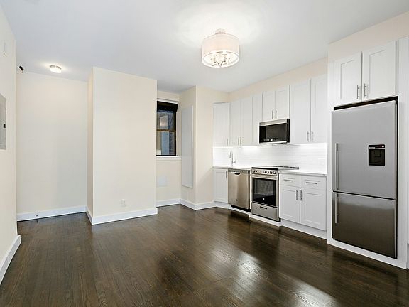 3rd image of 245 W 72nd St APT 3B