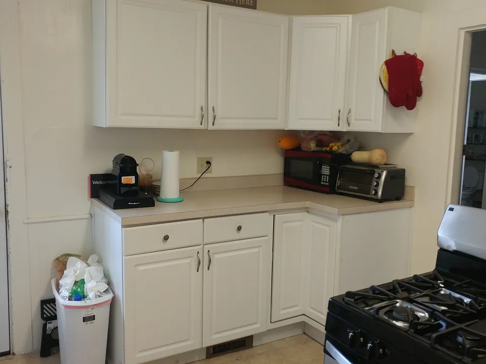11-13 Center St #11