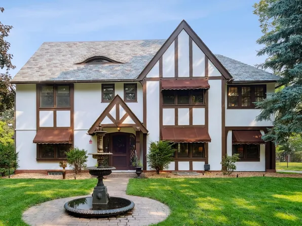 2225 Summit Ave, Saint Paul, MN 55105