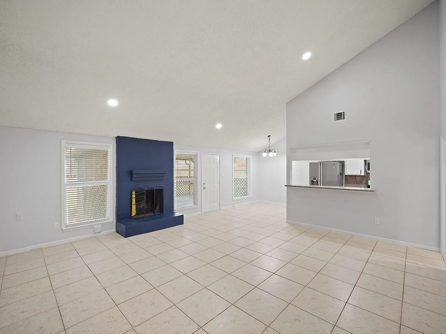 3 bed, 2.0 bath, 1573 sqft, $1,950 — Photo 4