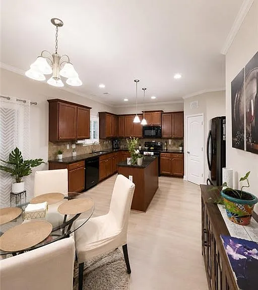 1325 Little Hampton Dr — Photo 8