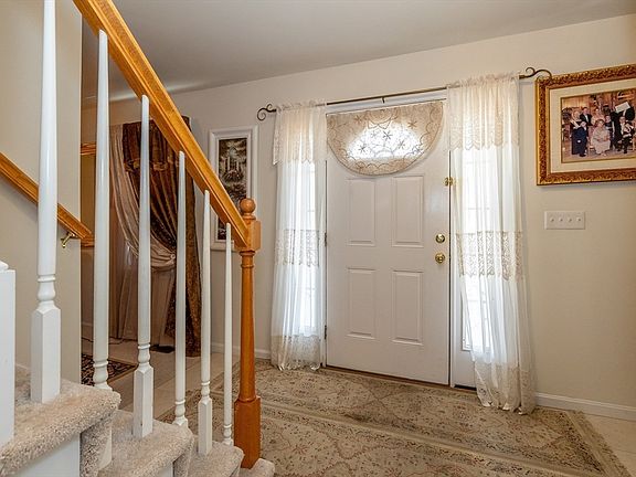 2nd image of 5 Poe Cres