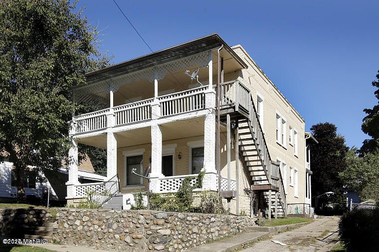 1st image of 55 Wren St