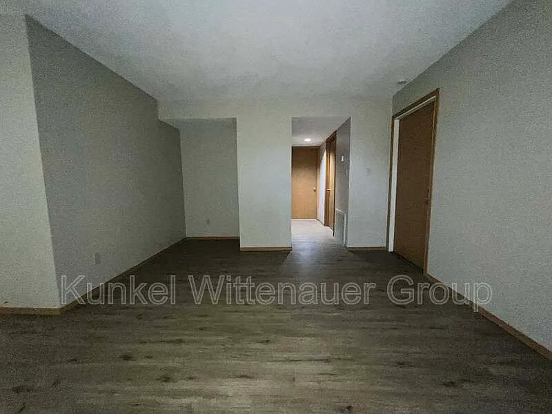 1 bed, 1.0 bath, $725 — Photo 3