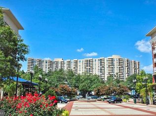 1101 S Arlington Ridge Rd APT 704, Arlington, VA 22202