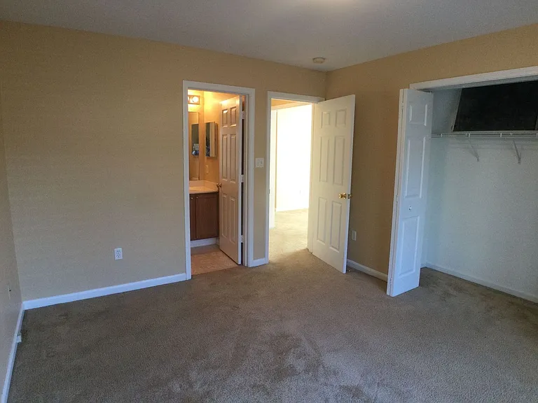 215 Teel St — Photo 11