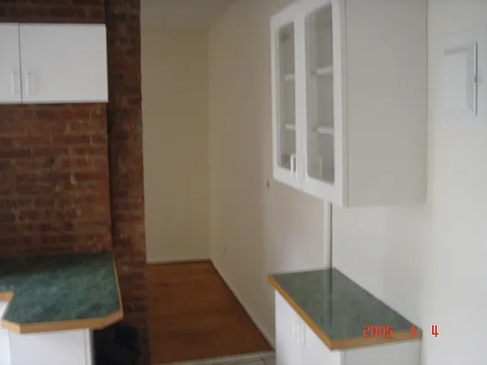 Rented by Chartwell Manhattan Realty | media 8