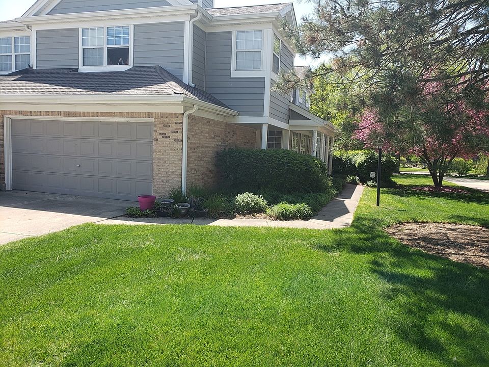 2nd image of 267 Woodstone Cir