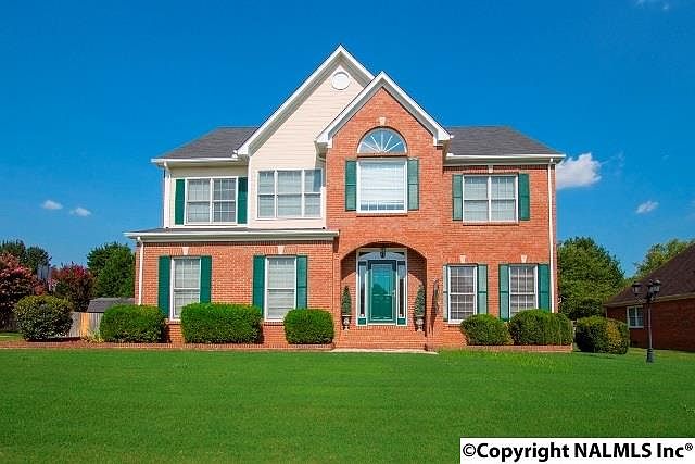 1st image of 109 Silverthorne Dr