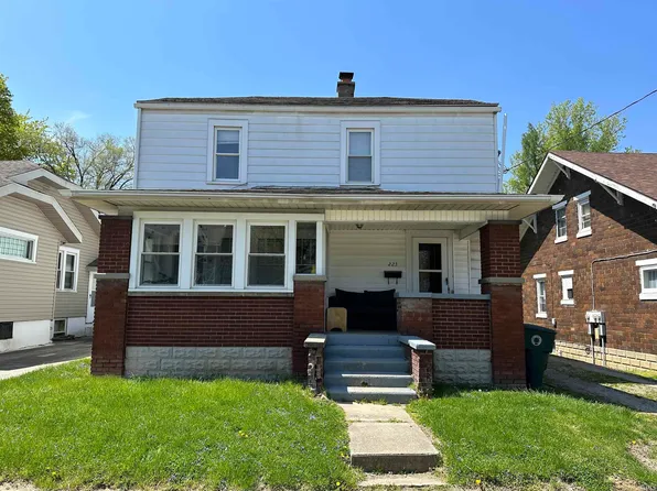 223 S College Ave, Muncie, IN 47303