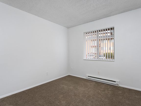 Greenbriar Village | Bedroom