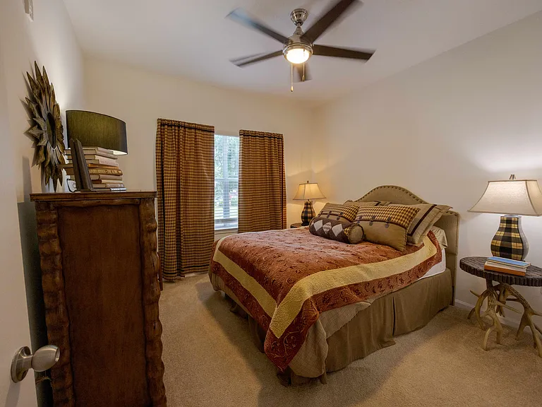 Knob Creek Apartments — Photo 12