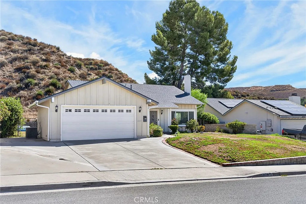 3 bed, 1365 sqft, $3,850 — Photo 1