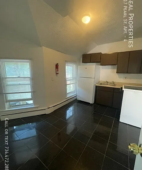 417 Pearl St #4 — Photo 4