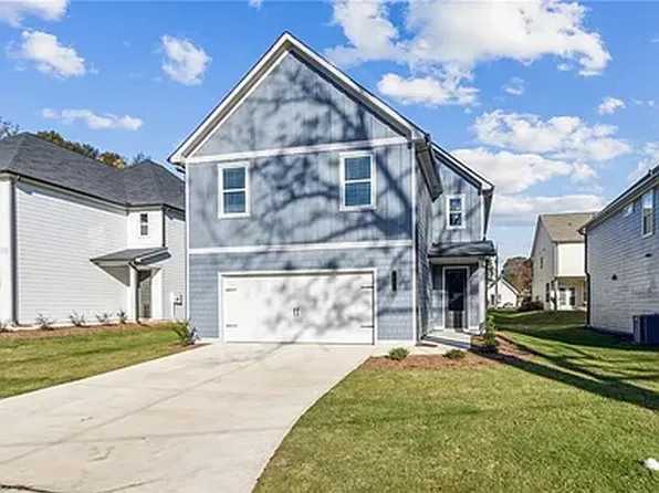 42 Hampton Forest Ln, Hoschton, GA 30548